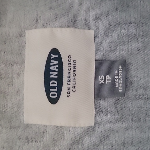 Old Navy Women's Distressed 100% Cotton Denim Jean Jacket. Size XS, EUC - Picture 4 of 7